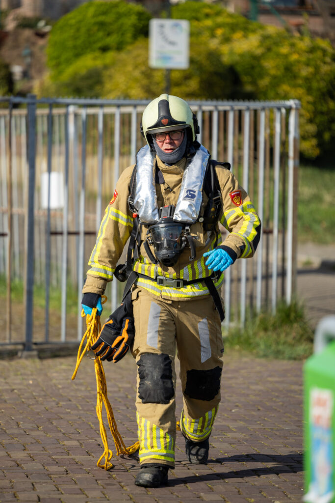 diensten en tarieven;evenementenfotografie; brandweerman tijdens oefening.